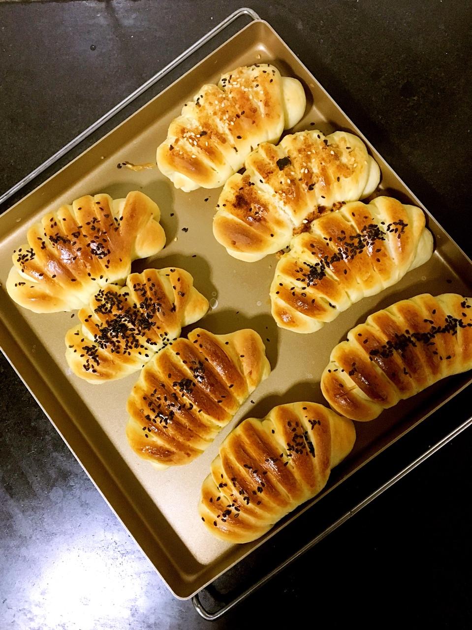 毛毛虫肉松面包