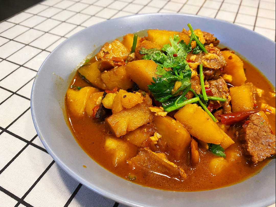 土豆焖牛腩