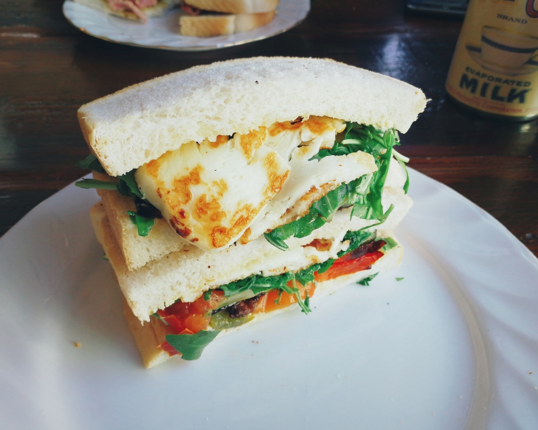 Roasted Veg，Halloumi & Rocket Sandwich 哈路米烤蔬菜冷三明治的做法