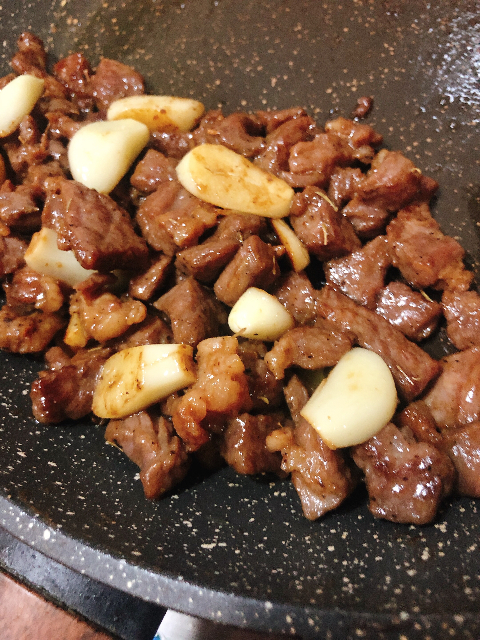 蒜香牛肉粒——健康又好吃的家常菜