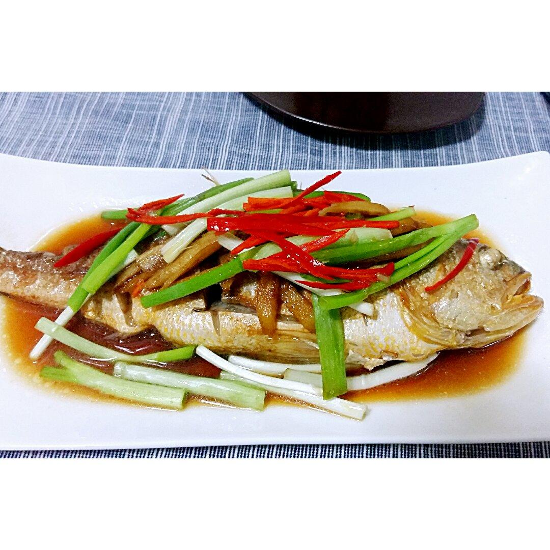 家常烧黄鱼 Yellow sea fish