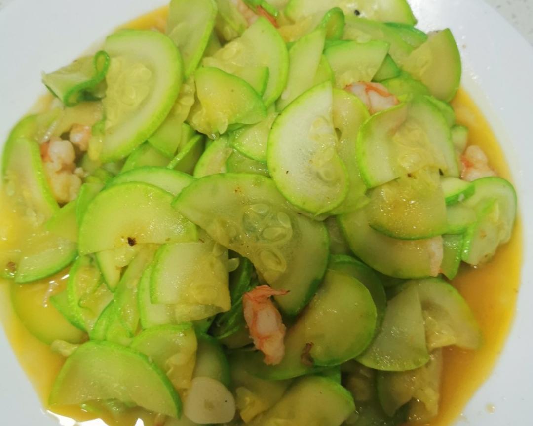 aip饮食 Day7 角瓜虾仁 碧波肉丝汤的做法