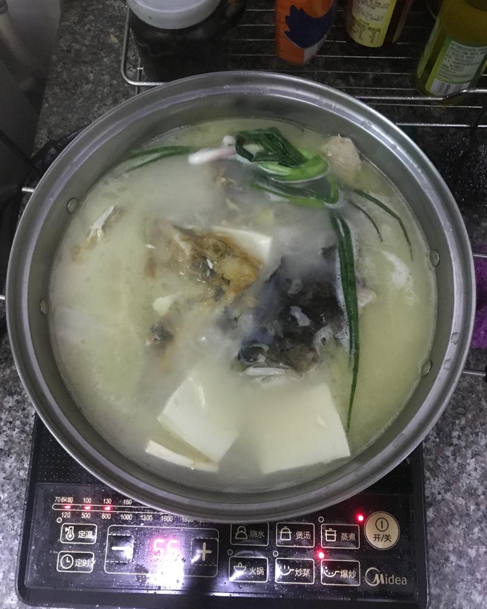 鱼头豆腐汤，简单易做零失败，鲜美得很
