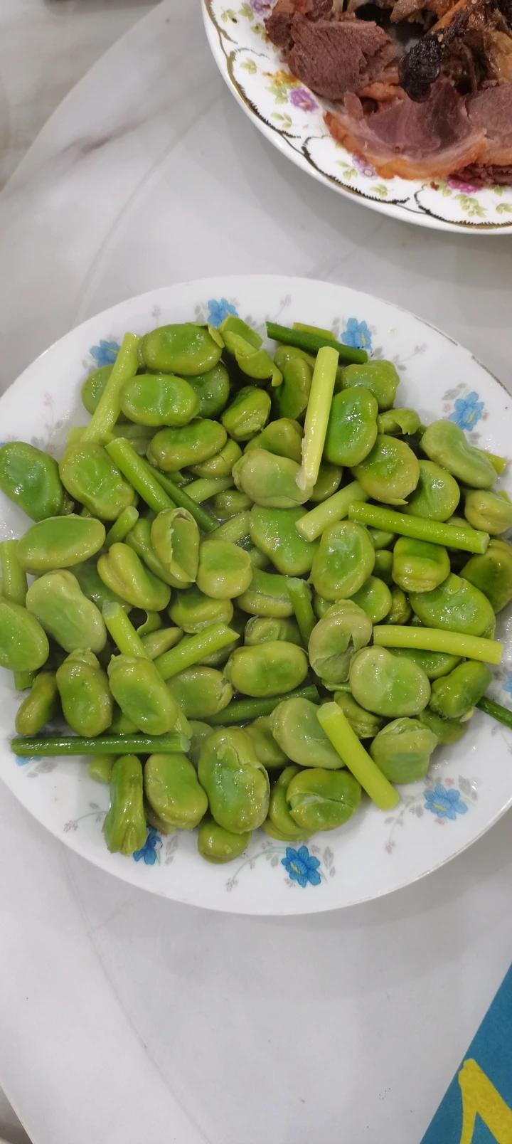 蒜苗蚕豆