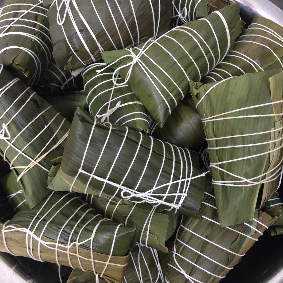 奶奶黄包做的四角长粽子的包法(有视频)