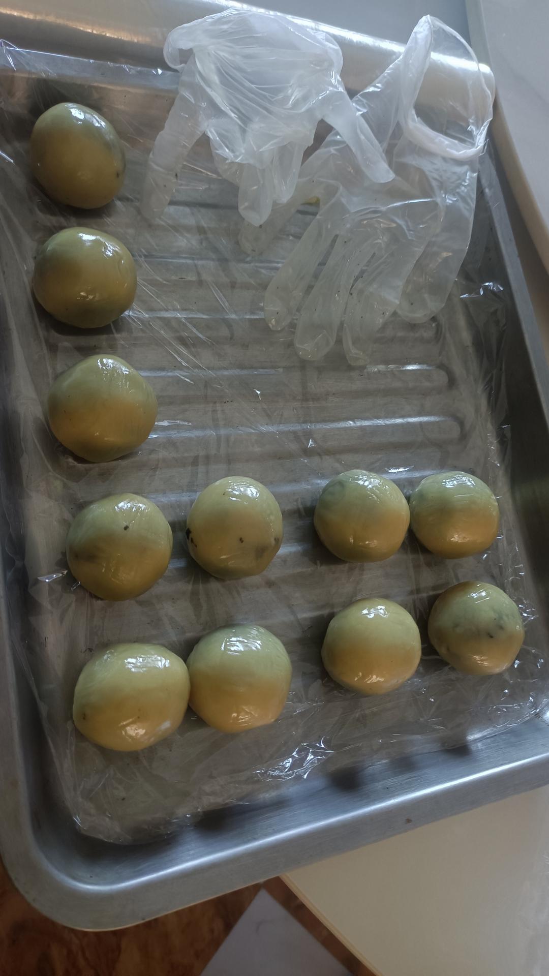 广式月饼(莲蓉/香芋/奶黄/黑芝麻馅/50克  ，回油快、不裂口)