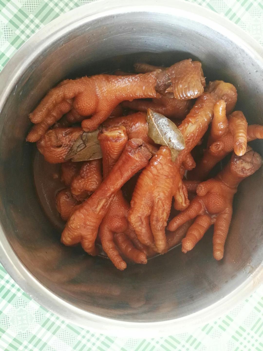 卤鸡脚