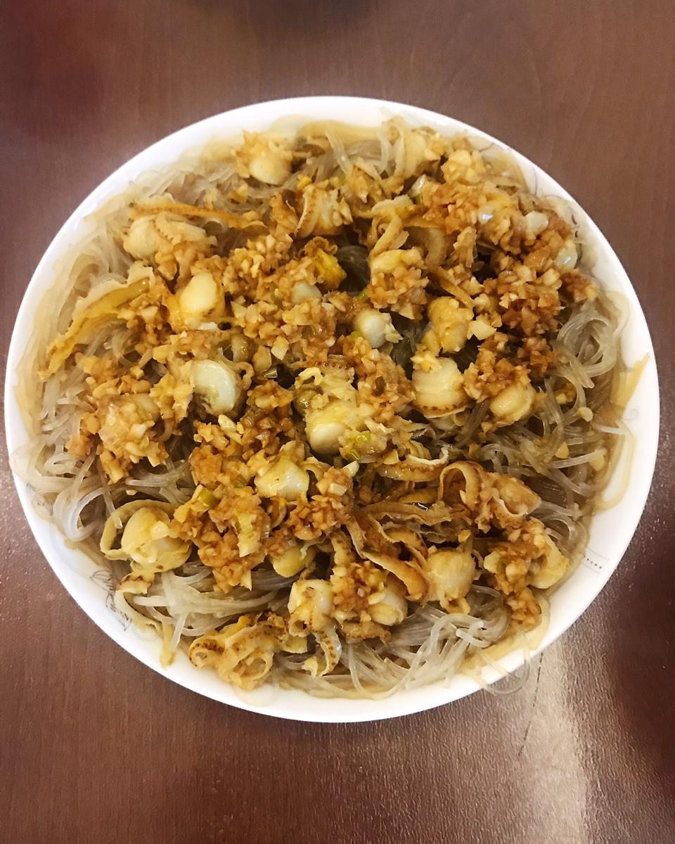 蒜蓉粉丝蒸扇贝粉丝入味有诀窍