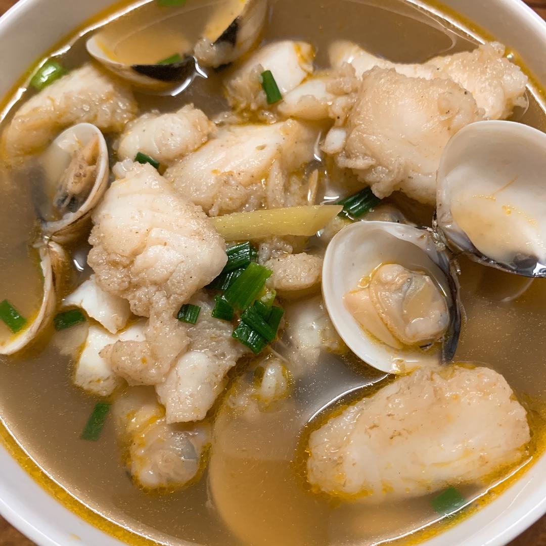 minling做的酸辣超过瘾酸汤巴沙鱼片