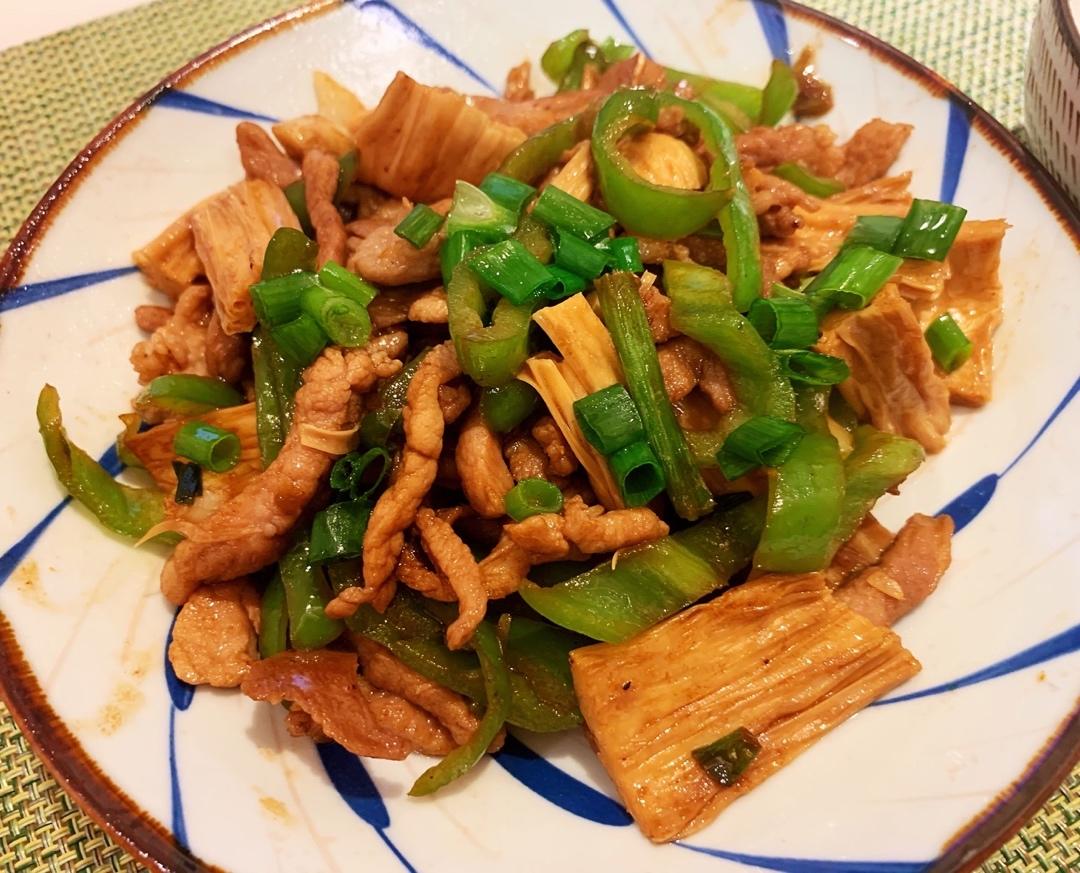 青椒腐竹炒肉丝