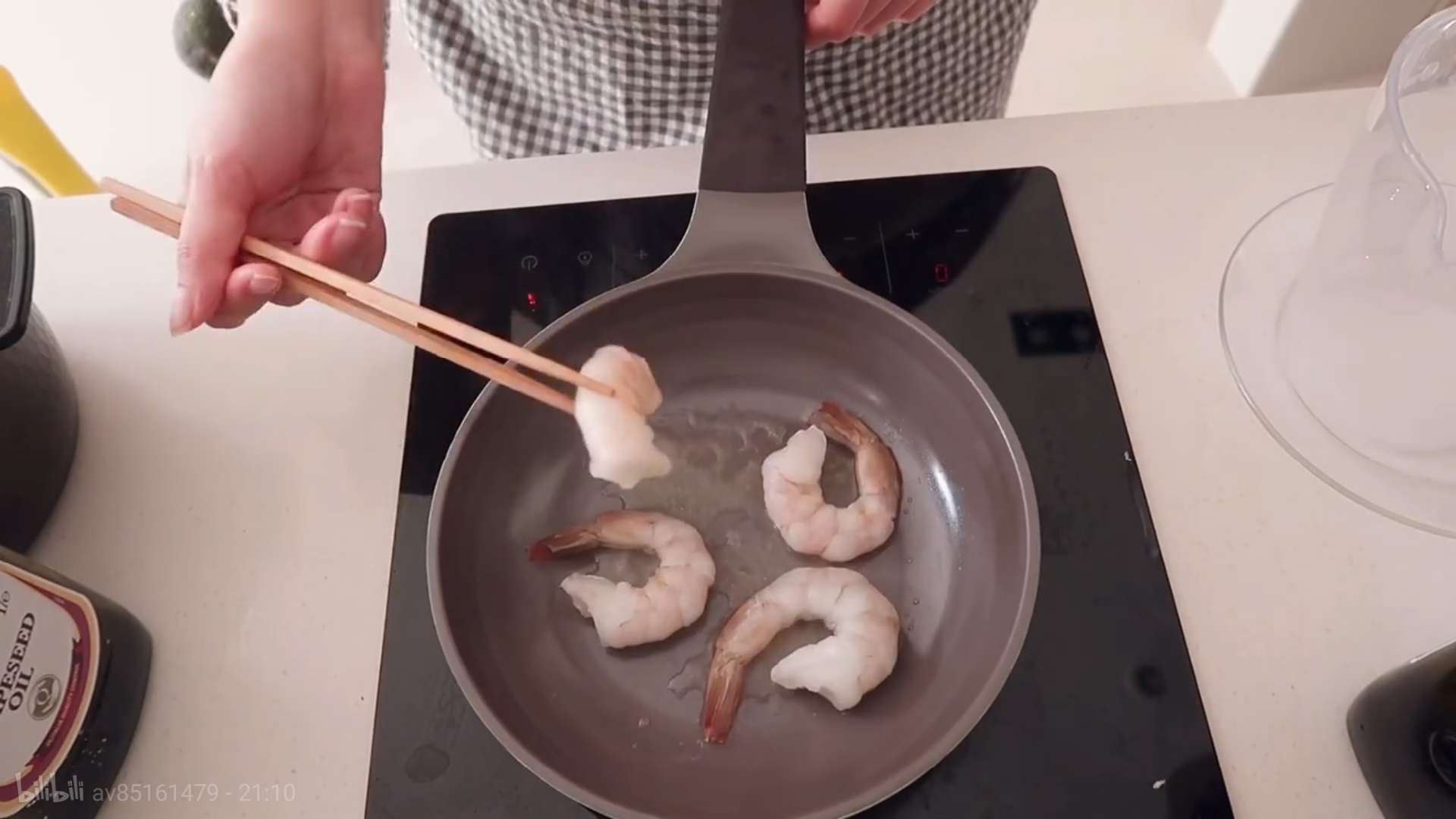 Ondo's vlog 01-26 牛油果虾仁吐司+菠菜面片汤的做法 步骤1