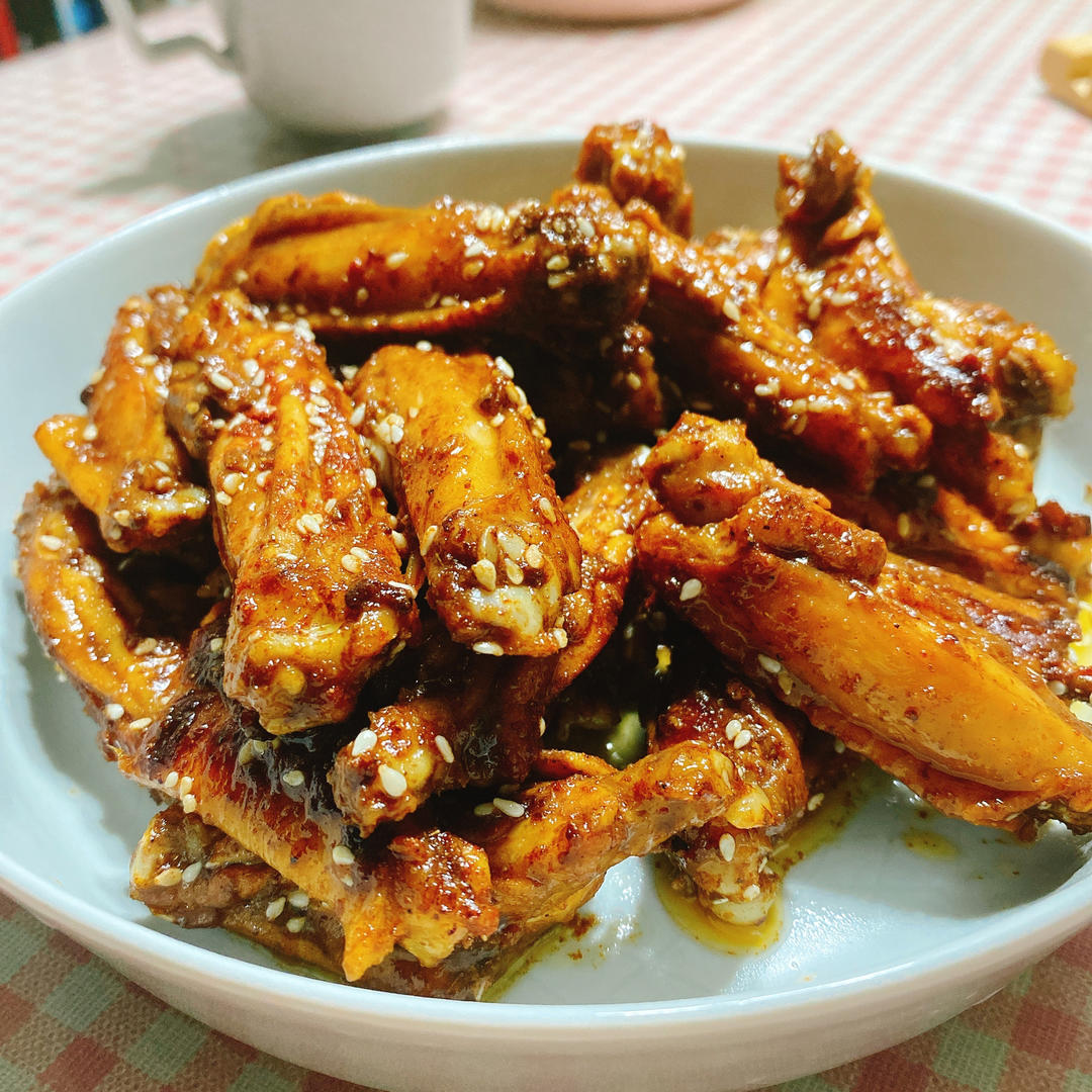 香辣鸡翅（手指都舔干净）
