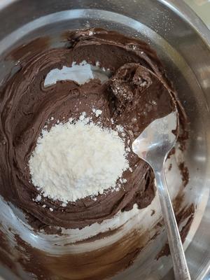 消耗巧克力！有什么办法：巧克力蛋糕的做法 步骤4