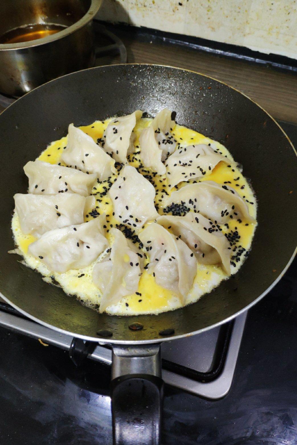抱蛋煎饺