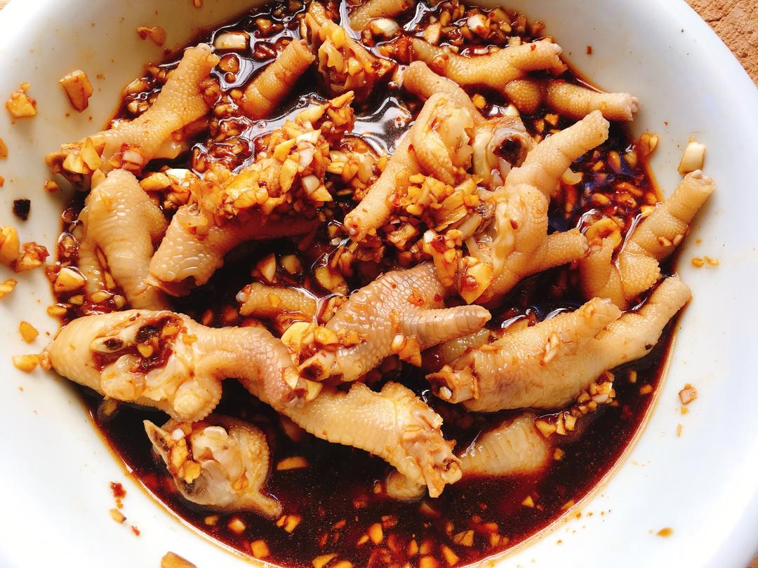 夏日凉拌鸡爪爪的做法