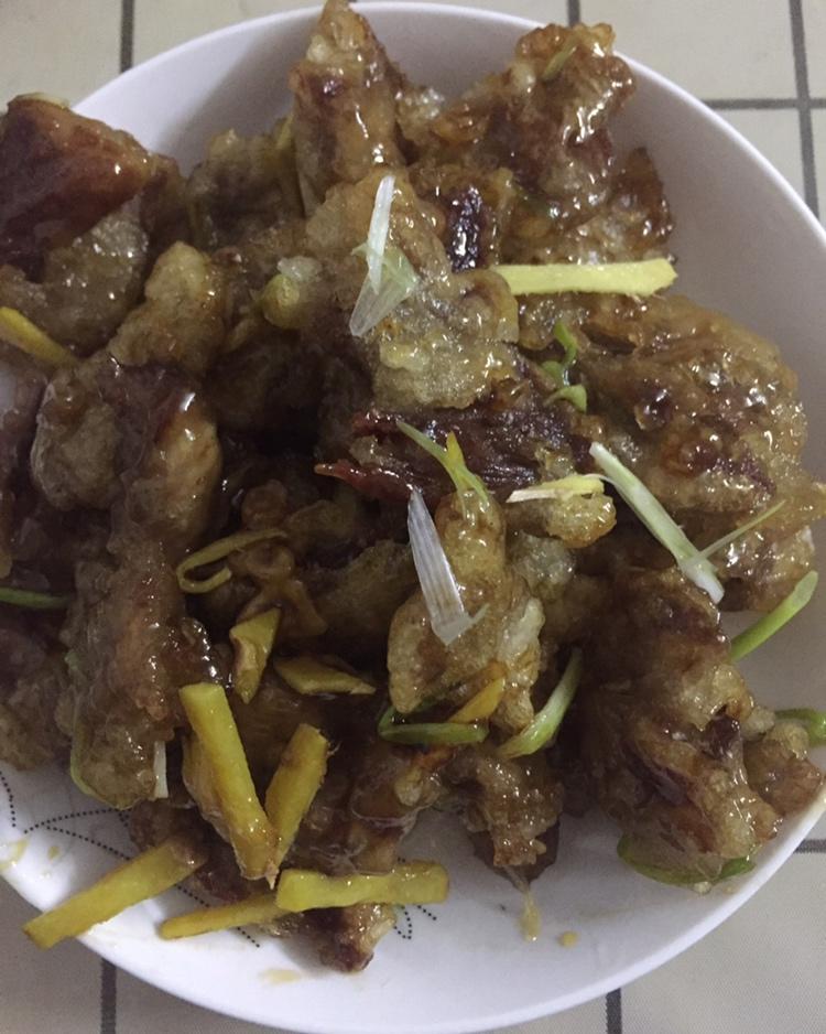 厨师长教你：“锅包肉”的家常做法，色泽金黄，口味酸甜！