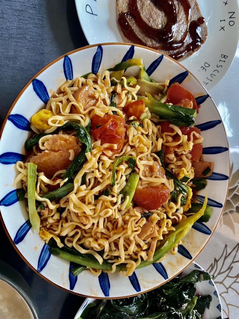 路边摊风味炒方便面