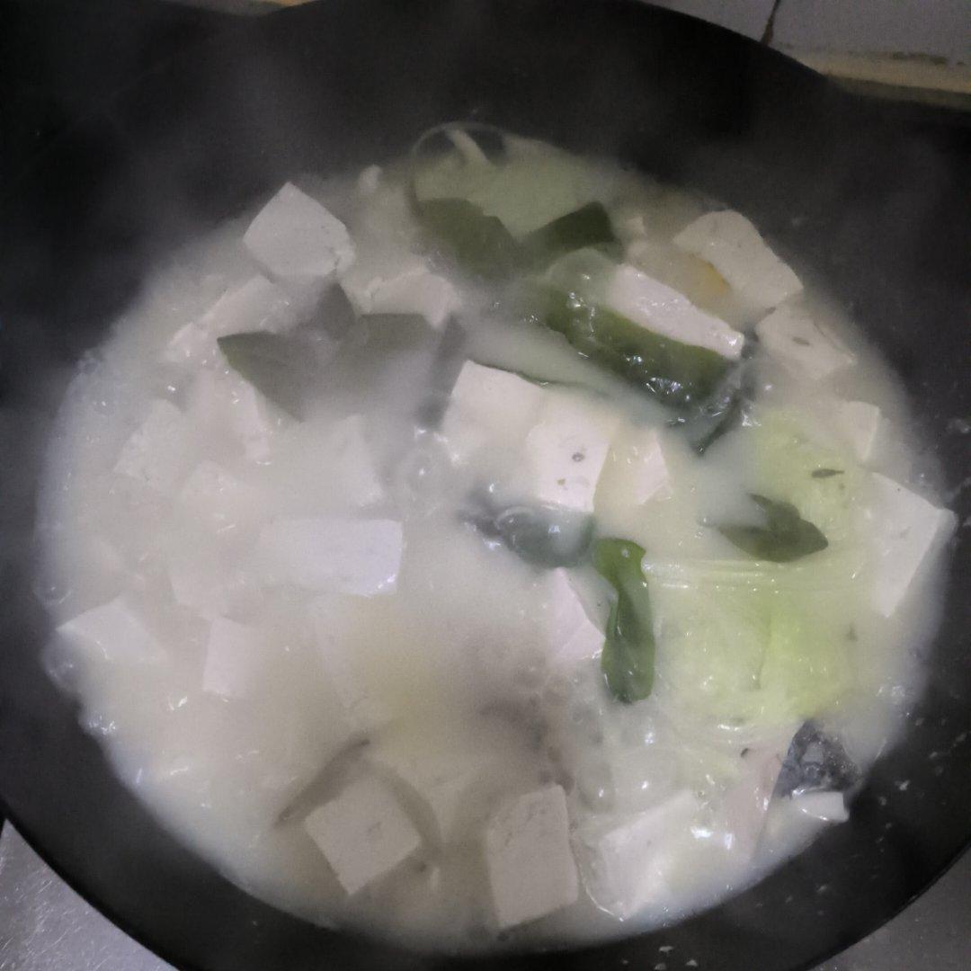 奶白鲫鱼豆腐汤|一条鱼最后的温柔
