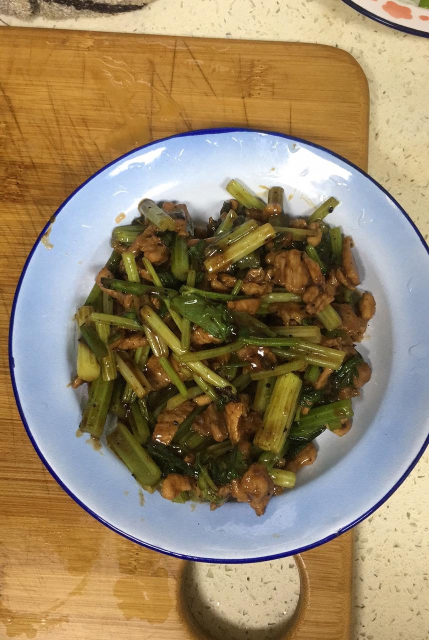 芹菜炒肉