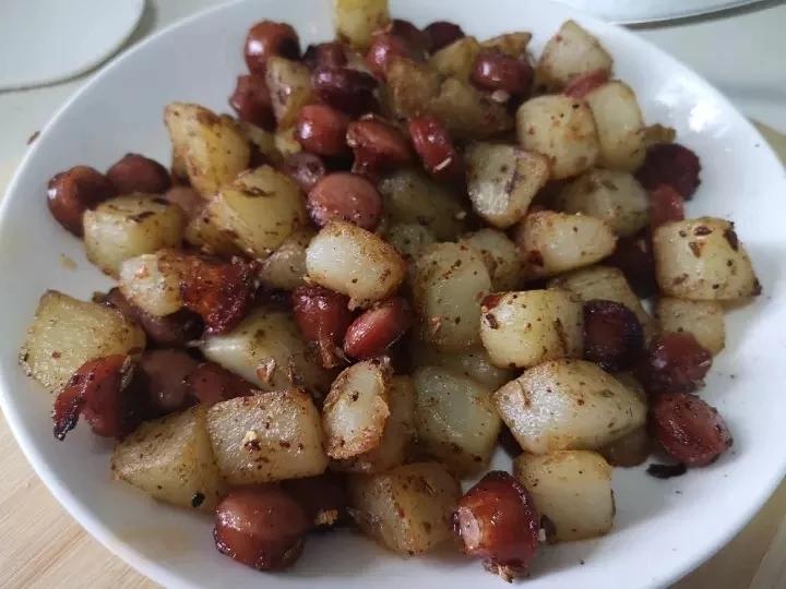 孜然火腿土豆丁