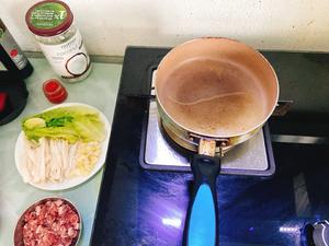 牛肉杏鲍菇刀削番茄酱汁面的做法 步骤2