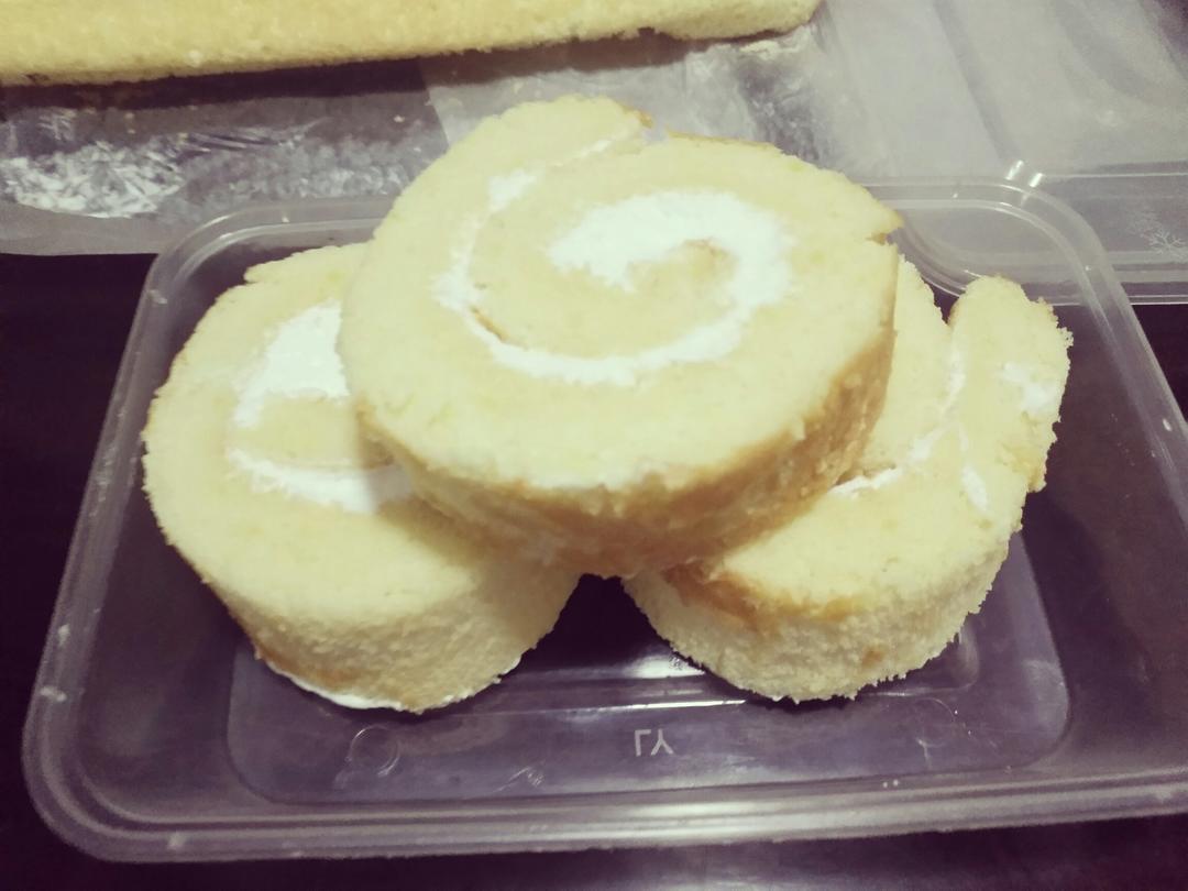 肉松戚风蛋糕卷