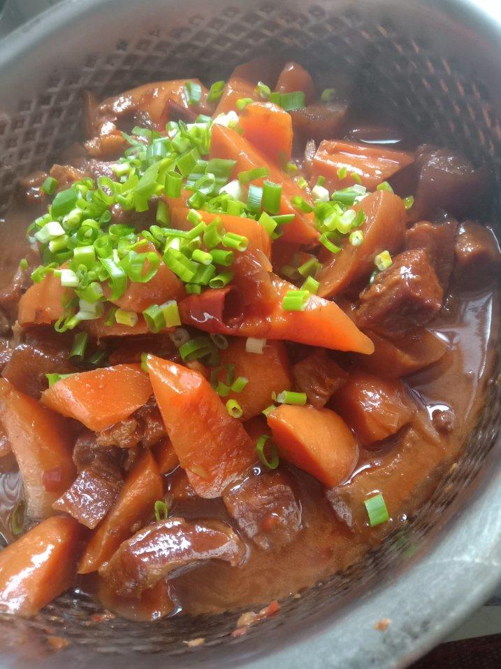 胡萝卜烧肉