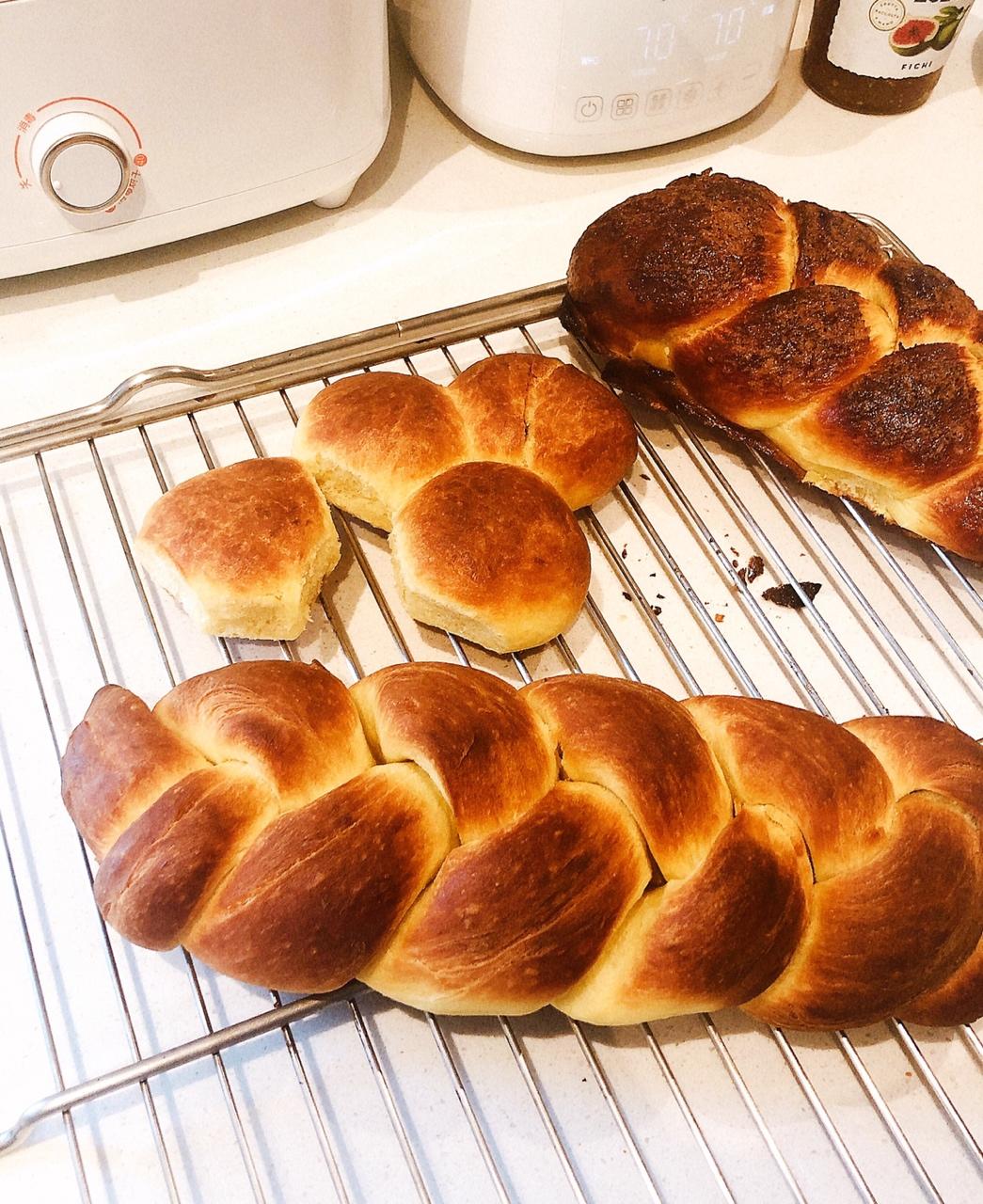 吃过这个黄油面包Brioche，你很难再爱上街边蛋糕店的面包店