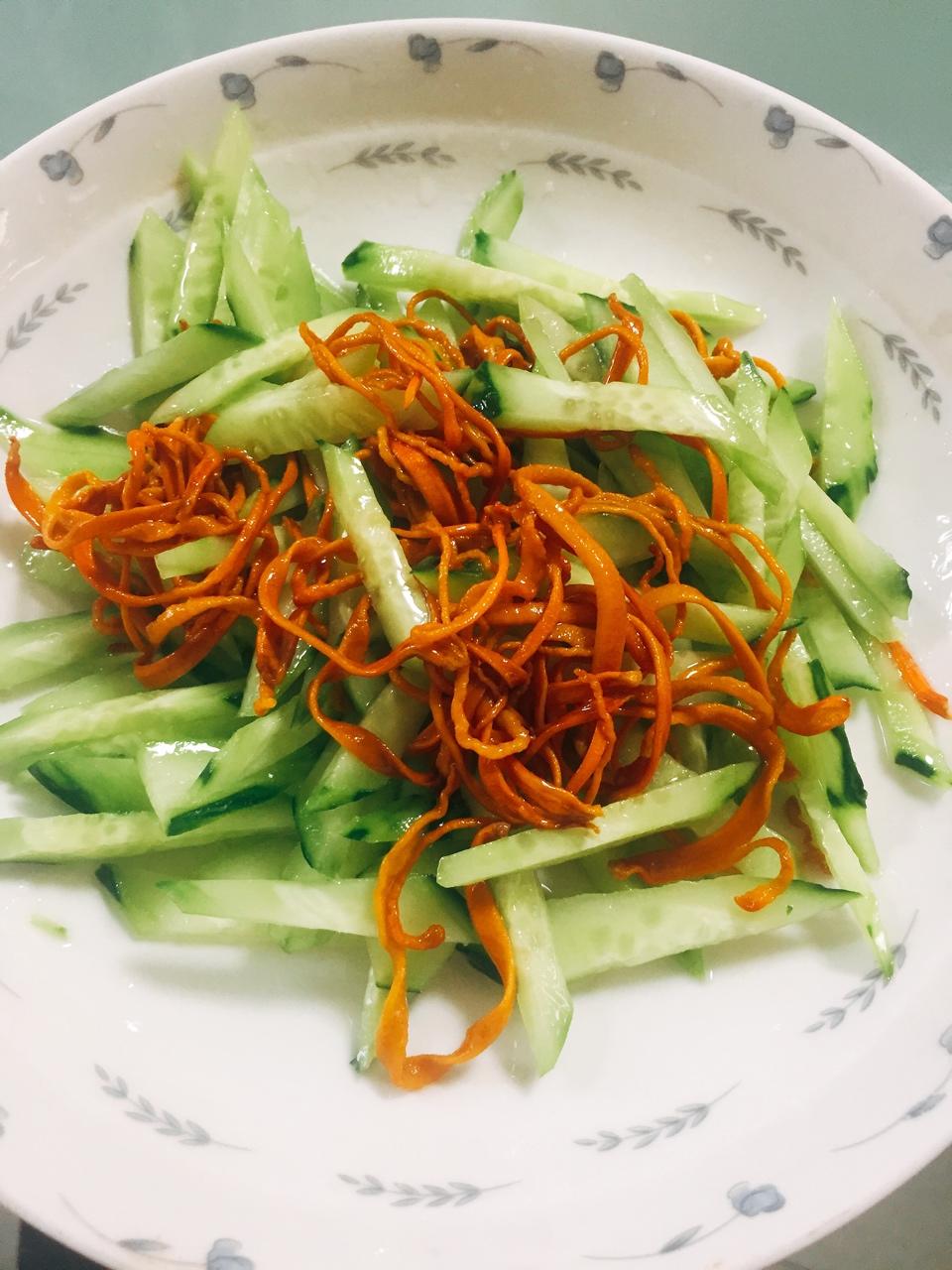 虫草炝黄瓜丝