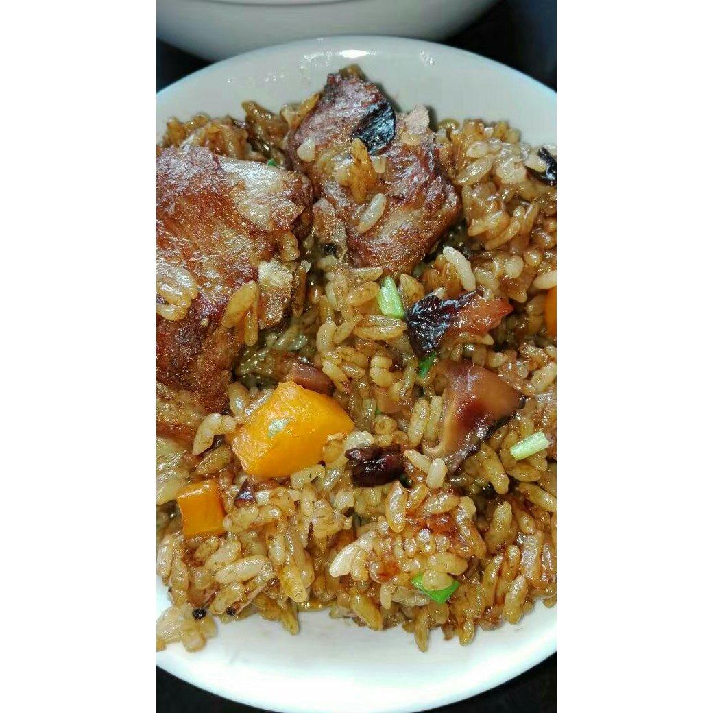 喷香排骨焖饭（爆好吃）