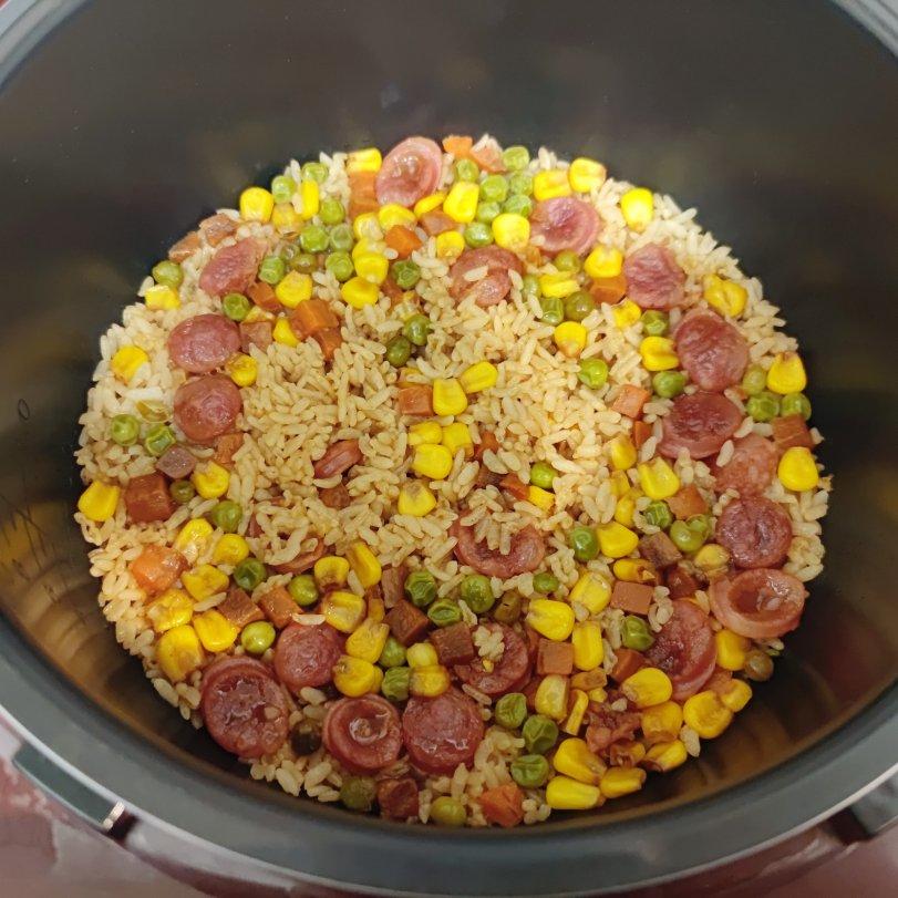 懒人必备～电饭煲腊肠焖饭