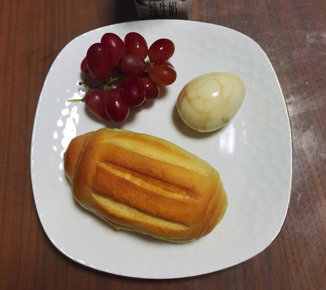 哈斯牛奶面包