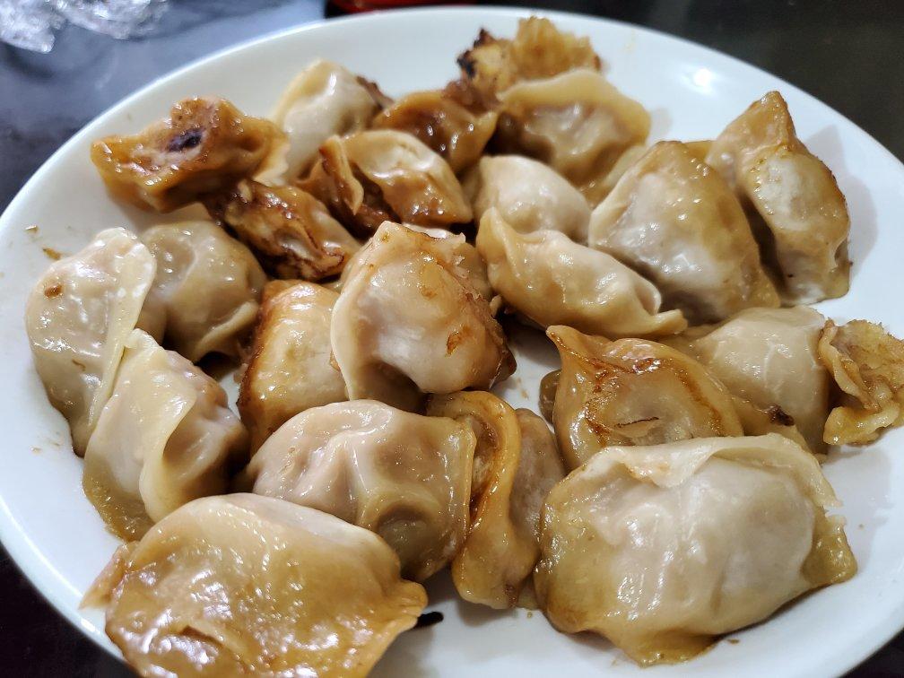 速冻水饺吃腻了吗~变锅贴吧(๑´ڡ`๑)