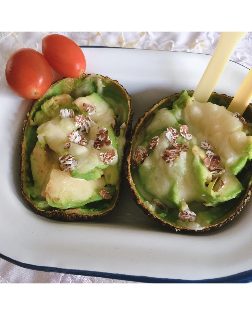 燕麦焗牛油果🥑