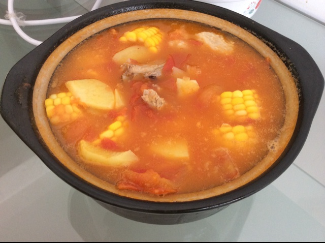 番茄土豆玉米排骨汤