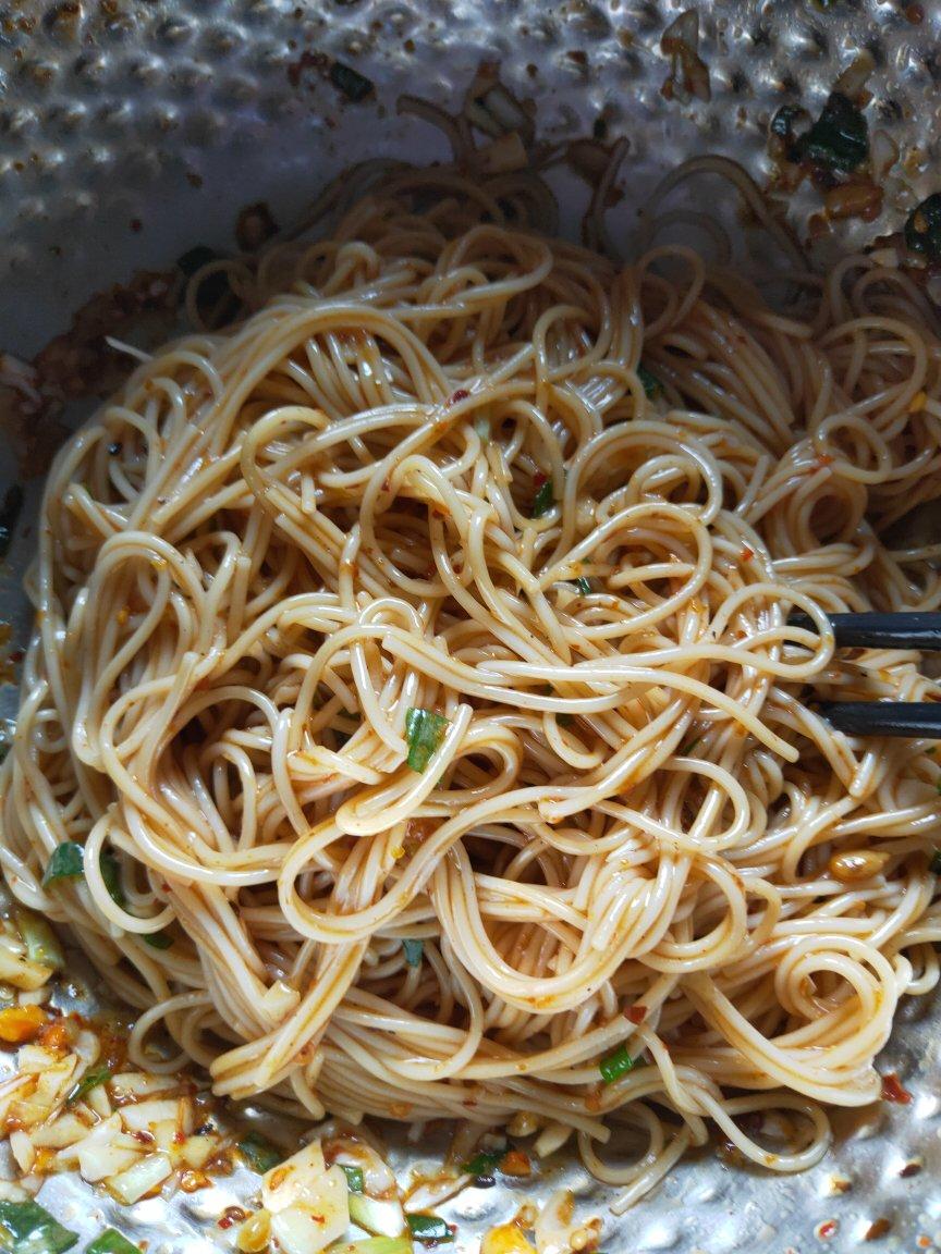 好吃到宇宙爆炸的外婆凉面