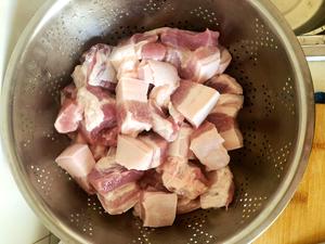不焯水的苏式红烧肉的做法 步骤2