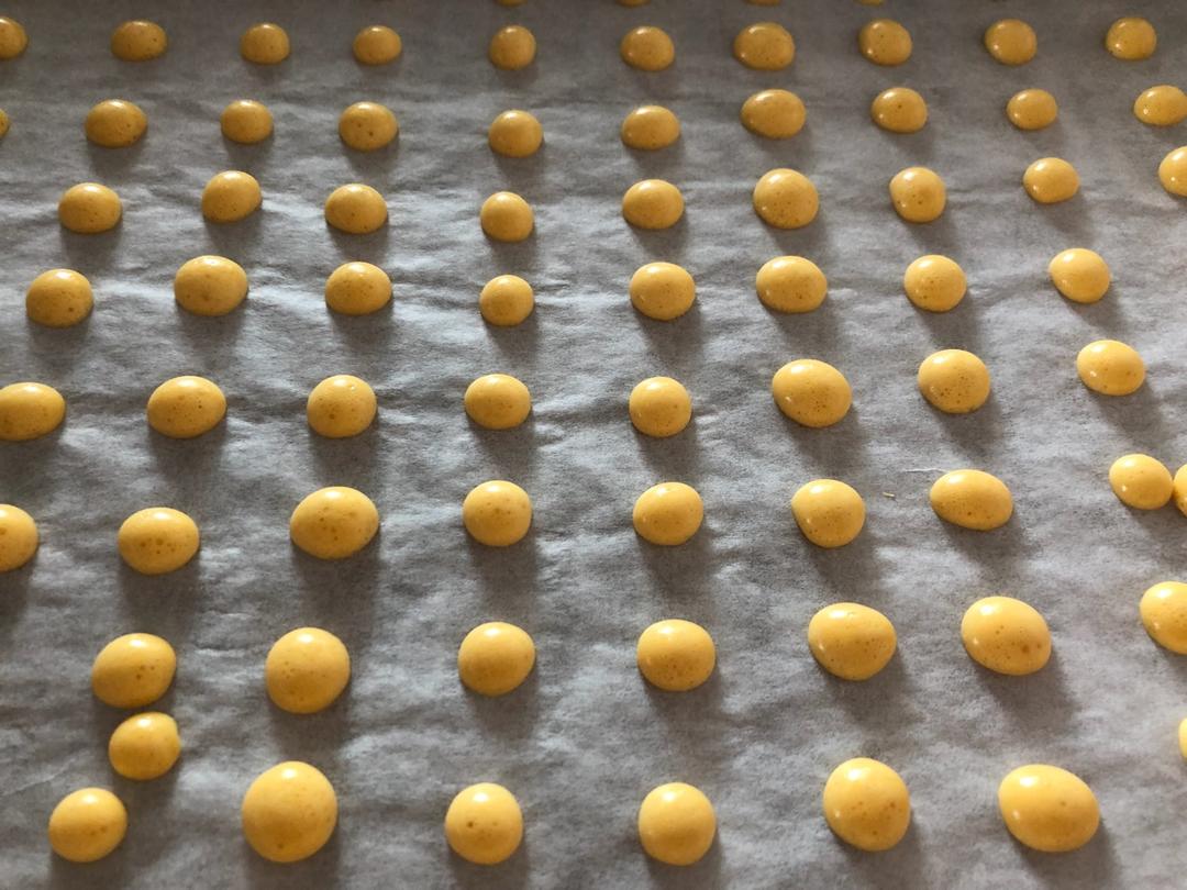 入口即化的无添加蛋黄溶豆