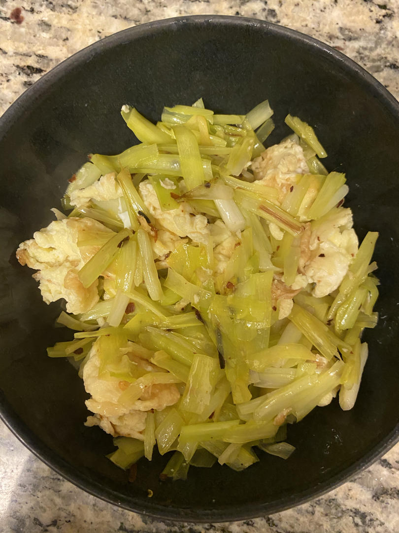 韭菜黄炒鸡蛋