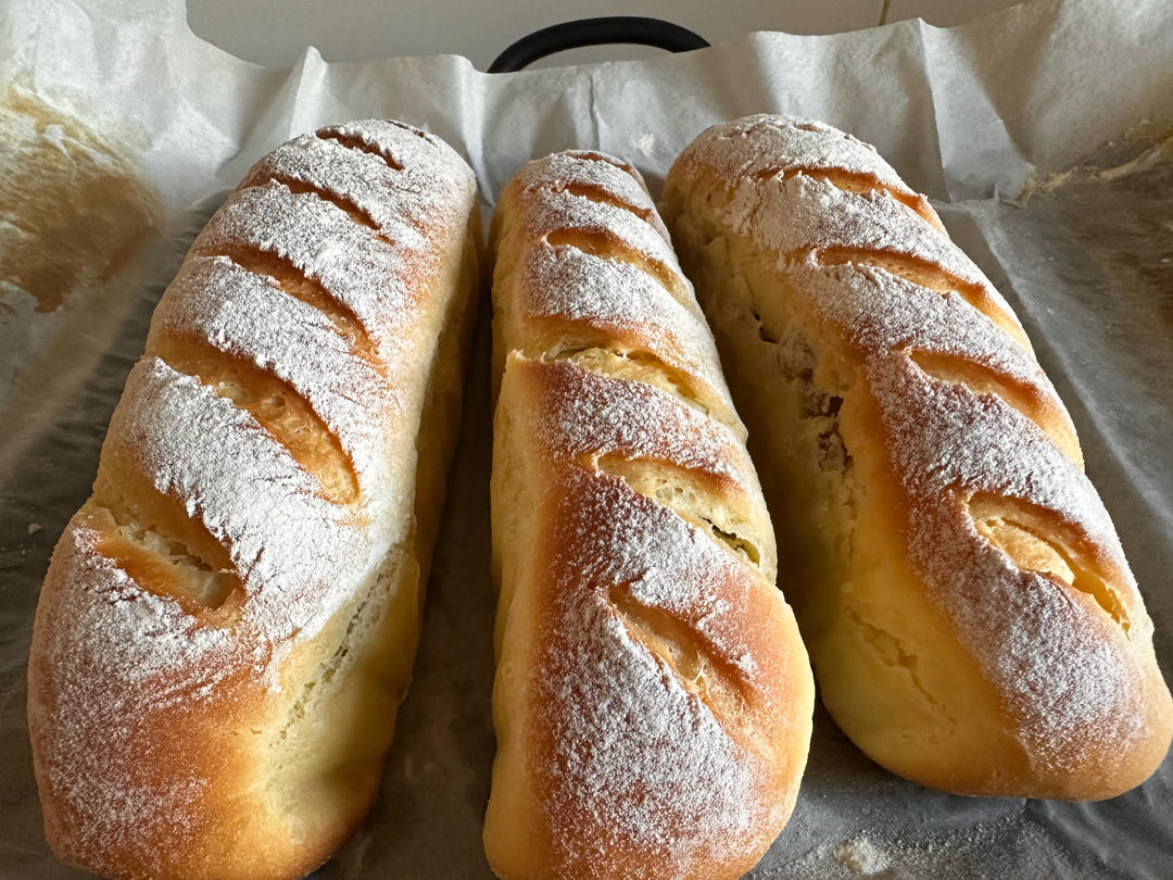 聚会被一抢而空的奶香十足、人人都爱的“葡萄干乳酪夹心软欧包”