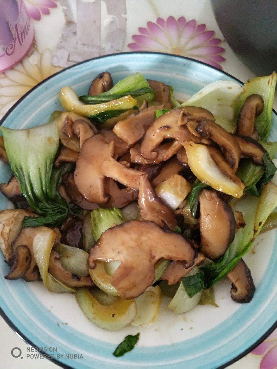 简易版香菇扒油菜