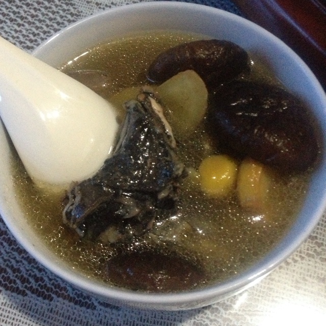 香菇乌鸡汤