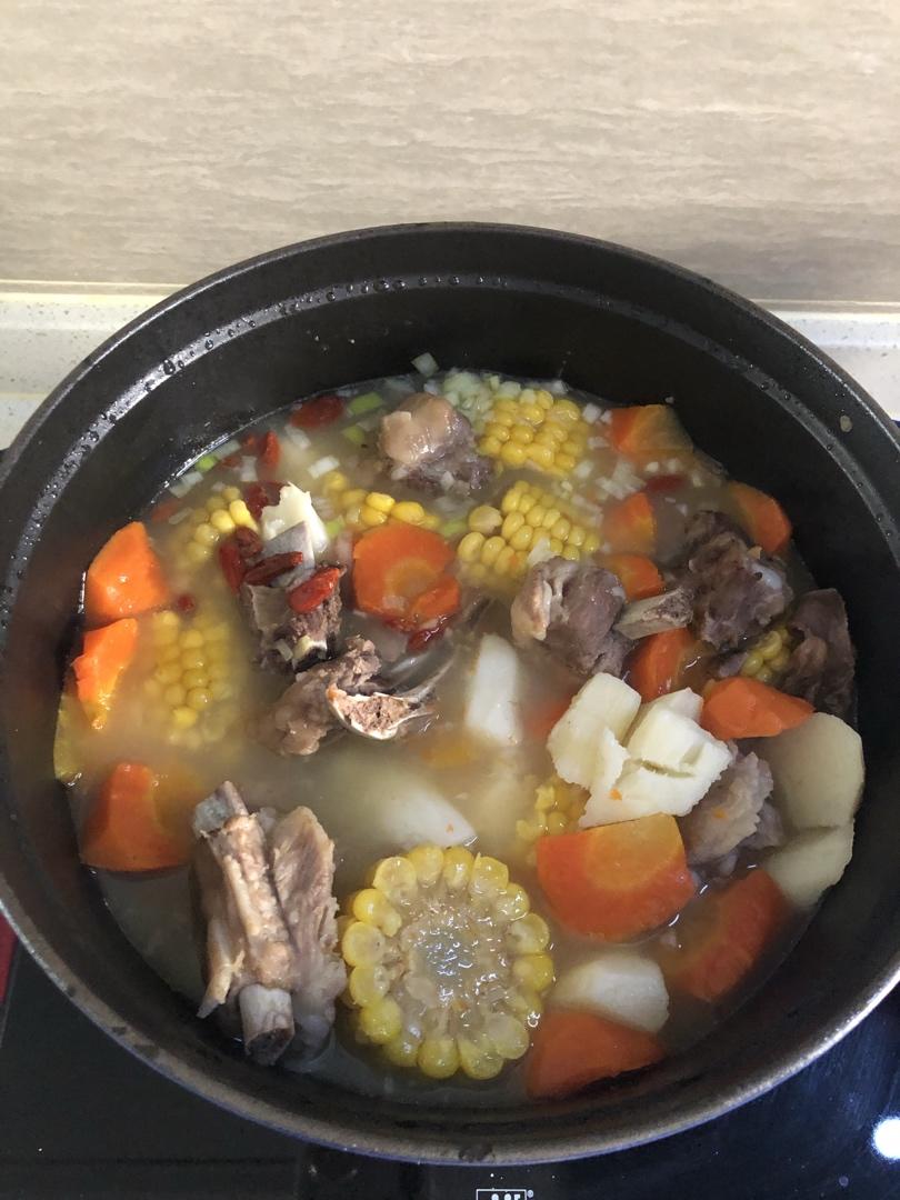 连吃三碗的玉米山药排骨汤