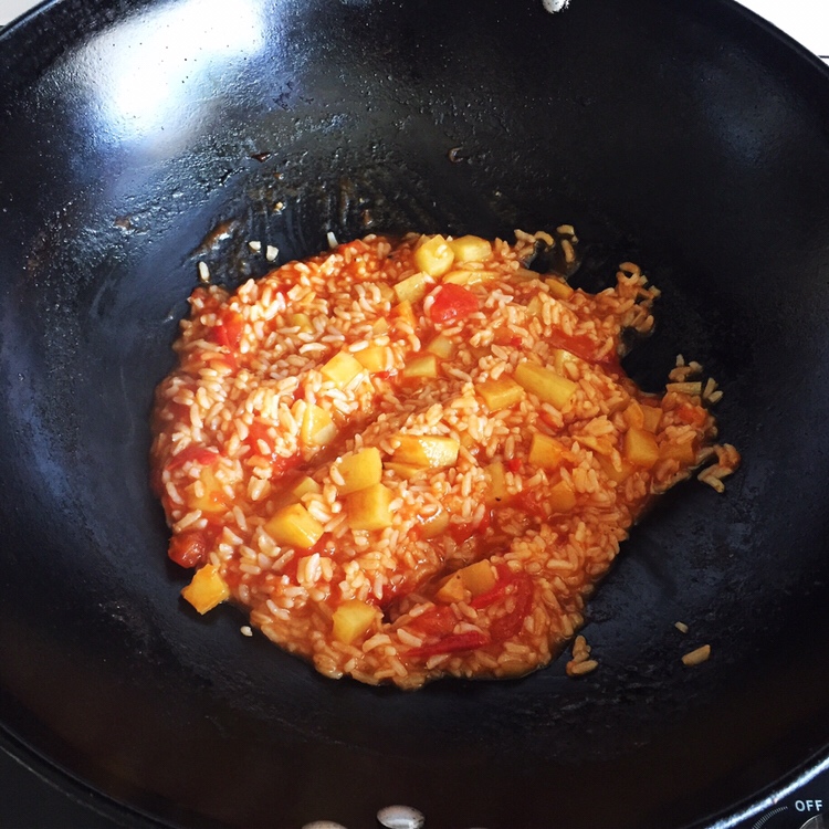 超香番茄土豆烩饭，家里有剩米饭的可以做哦！的做法 步骤7