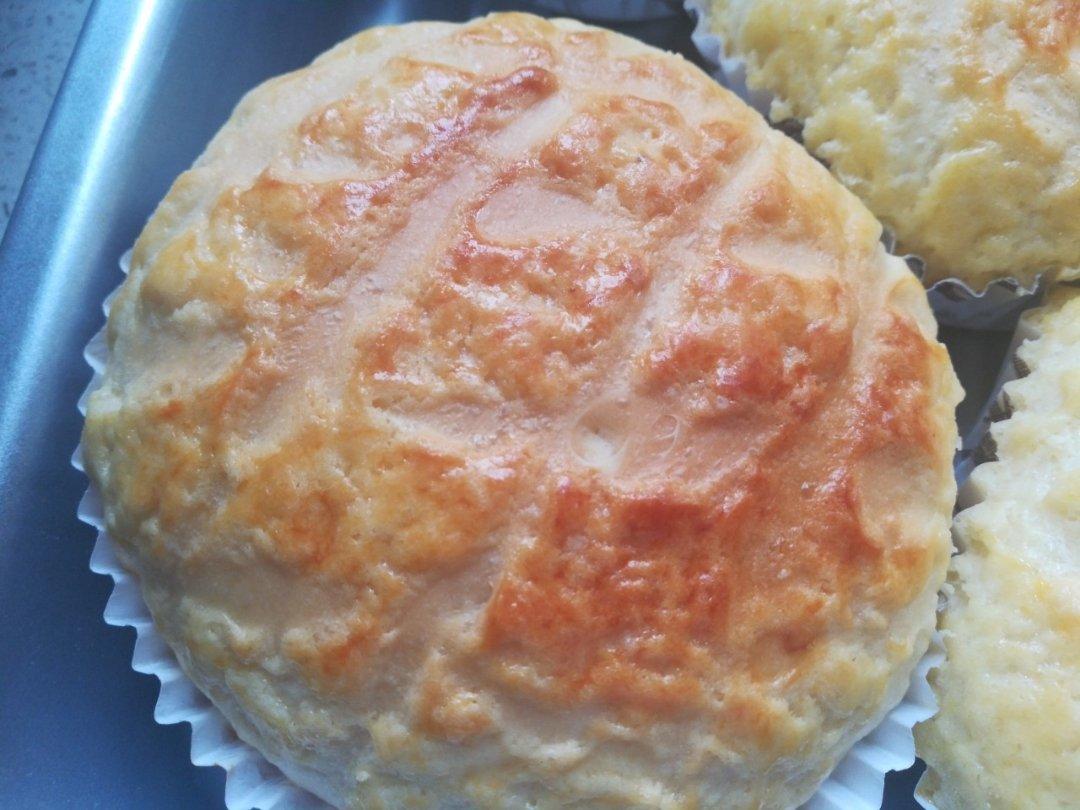 好吃到炸裂的港式菠萝包（附带制作酥皮的小视频）