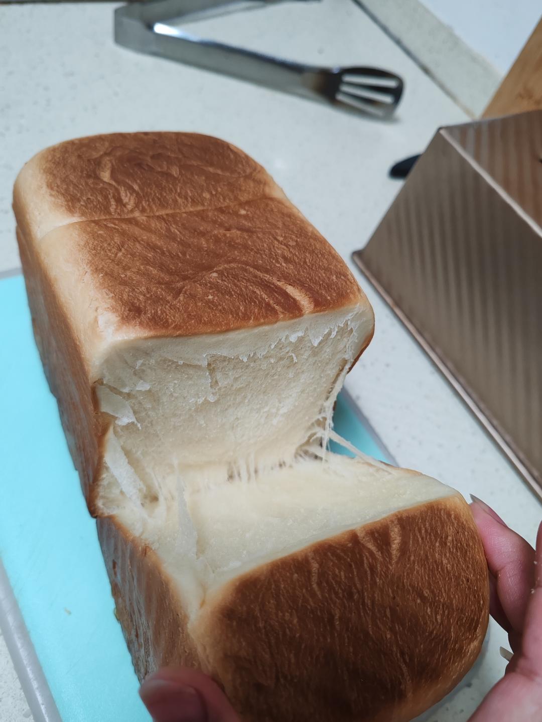 只需一次发酵的超软吐司（附面包机揉手套膜攻略）