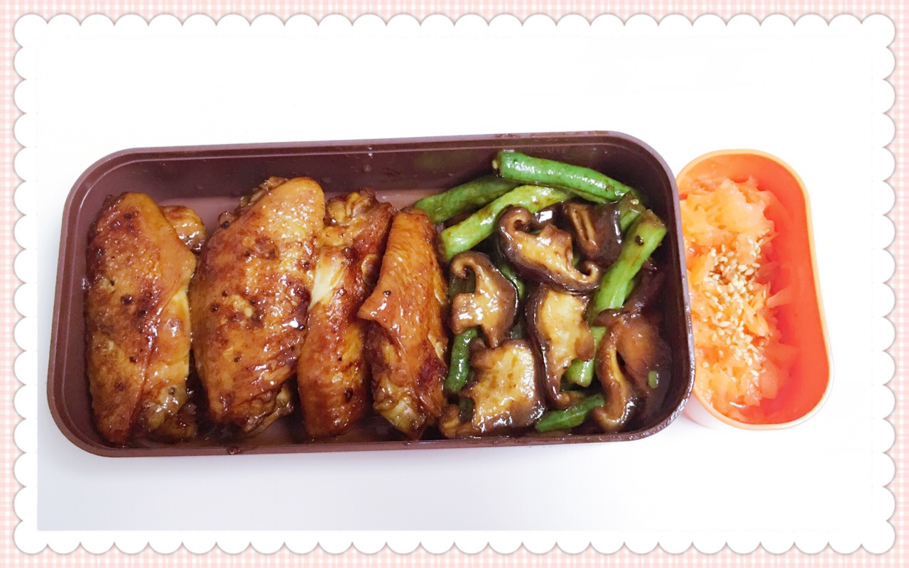 日式鸡翅蔬菜便当的做法