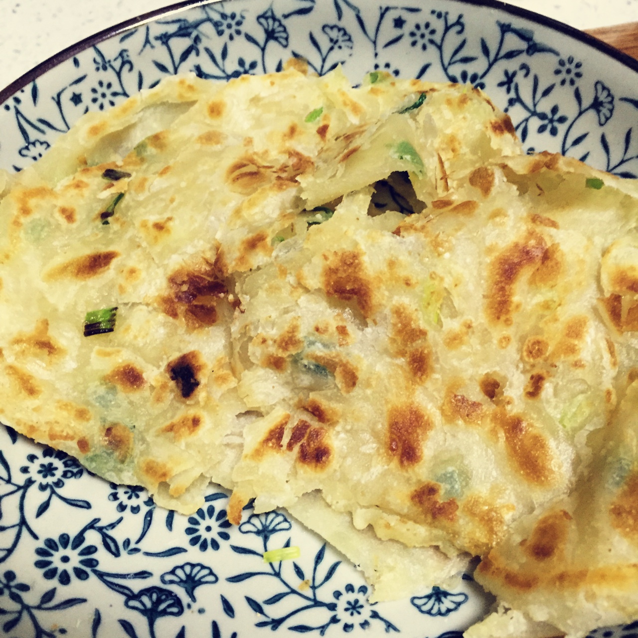 弹弹弹走黑眼圈儿做的葱花油饼springonionpancake