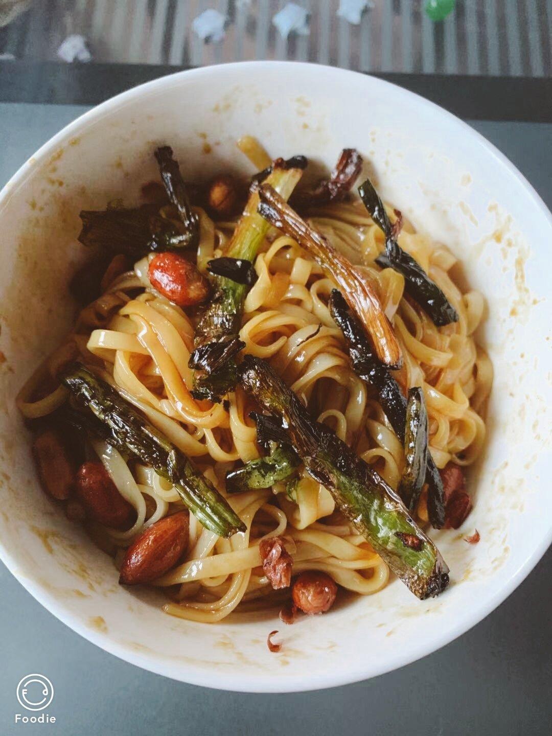 葱油拌面Spring Onion Noodles