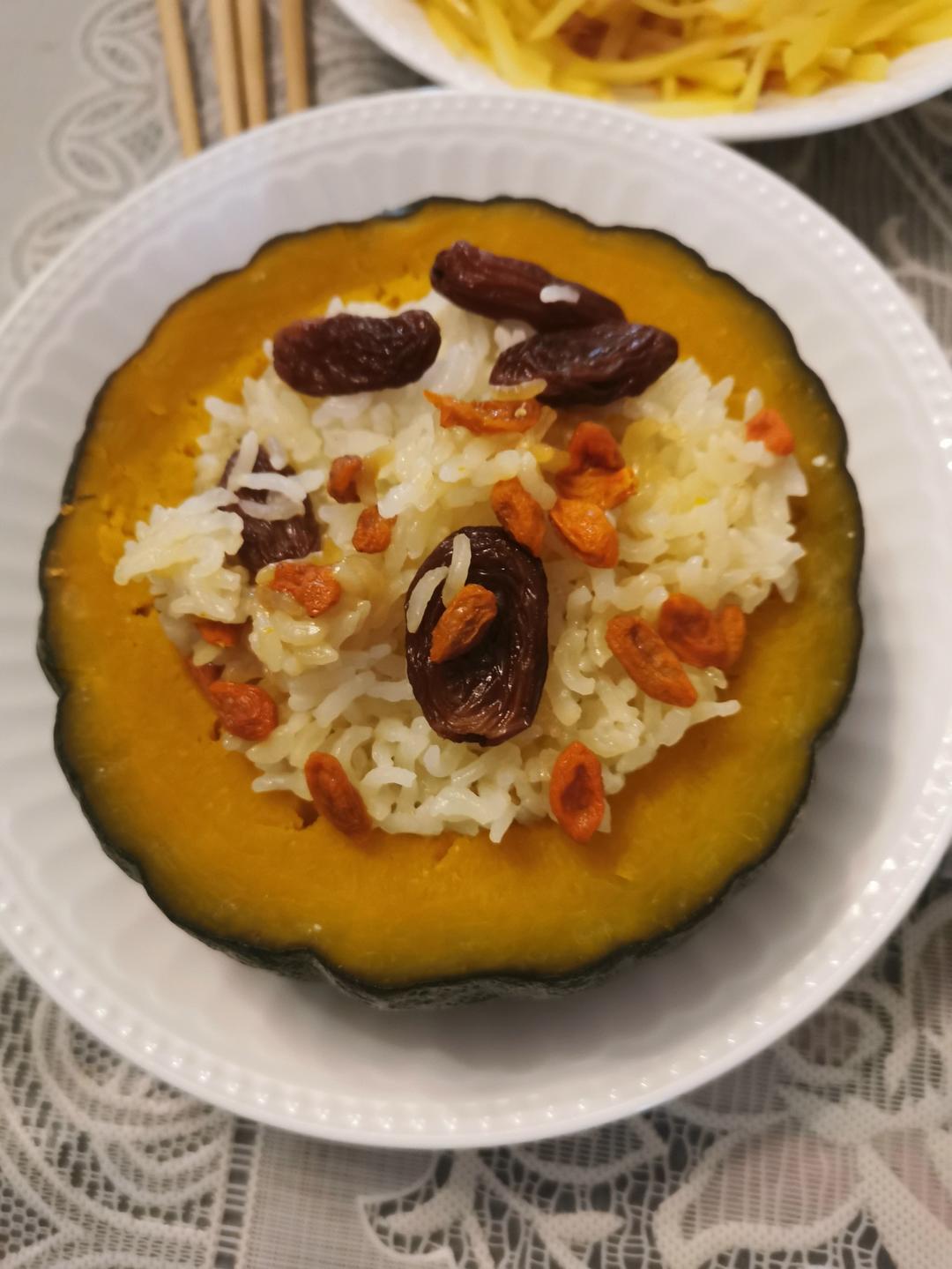贝贝南瓜盅蒸米饭